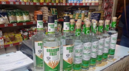Marketdə saxta spirtli içkilər aşkarlandı – FOTO