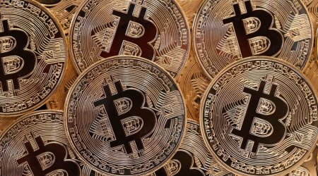 "Bitcoin"in qiyməti YÜKSƏLDİ