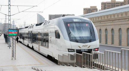 Bakı-Tbilisi sərnişin qatarının bərpası TƏXİRƏ SALINDI