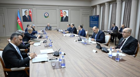 Baş nazir İqtisadi Şuranı TOPLADI - FOTO