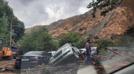 Tacikistandakı zəlzələ zamanı 17 evə ziyan dəyib