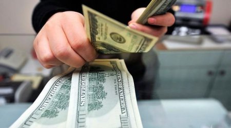 Dollar çökdü: İlin ən aşağı qiymətinə satılır