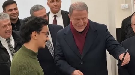 Hulusi Akarın Qarabağ Universitetinin tələbəsi ilə səmimi söhbəti – VİDEO