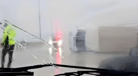 Qaradağda güclü külək yük maşınını AŞIRDI – VİDEO