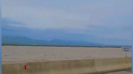 Ödənişli yolu da su basdı – VİDEO