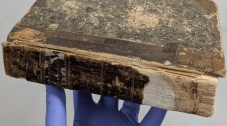 İnsan dərisi ilə cildlənmiş kitab tapıldı - DETALLAR