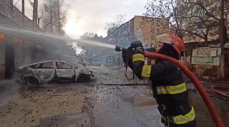 Binəqədidəki yanğının yayılmasının qarşısı alındı - FOTO/VİDEO