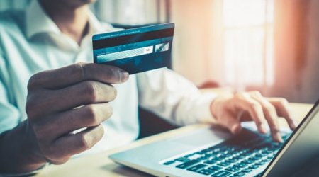 Bank kartlarından daha 31 min manat oğurlandı