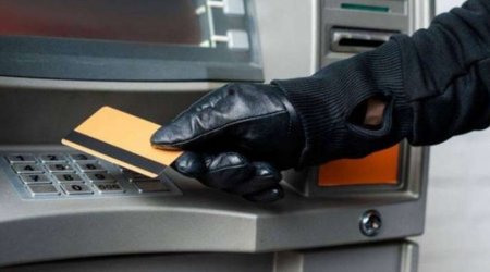 Bank kartlarından daha 21 min manatdan çox pul oğurlandı