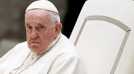 Roma Papasının cənazəsi Vatikandakı Müqəddəs Pyotr Kilsəsinə aparıldı - VİDEO