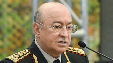 Kəmaləddin Heydərov rəisi təqaüdə göndərdi