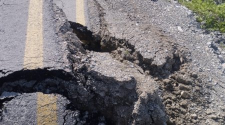 Şamaxıda torpaq SÜRÜŞMƏSİ: Yol çökdü – FOTO