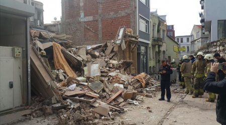 İstanbulda zəlzələ nəticəsində bina ÇÖKDÜ – FOTO