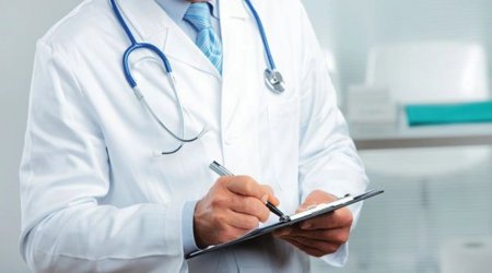 65 yaşa çatmış həkimlər təqaüdə deyil, bölgələrə göndərilsin – TƏKLİF