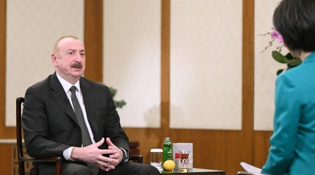 Prezidentin müsahibəsində armudu stəkanda çay və “İstisu” ilə verilən mesaj BU İMİŞ... – FOTO
