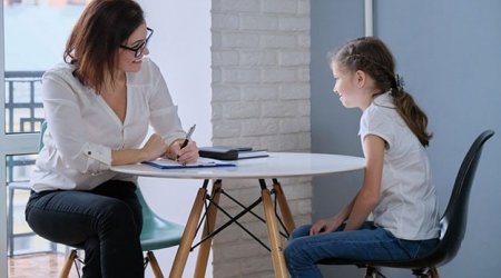 Məktəb psixoloqlarının şagirdlərə verdiyi psixoloji dəstək YETƏRLİDİR? 