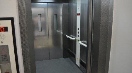 Bu səbəbdən liftlərə ayna qoyulur – ARAŞDIRMA