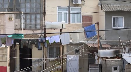 Bakıda qəzalı vəziyyətdə olan bina hər an UÇA BİLƏR - VİDEO