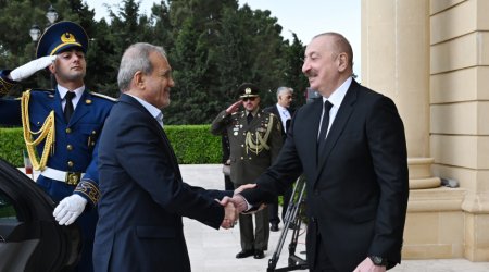 İlham Əliyev Məsud Pezeşkianı belə qarşıladı – FOTO/VİDEO