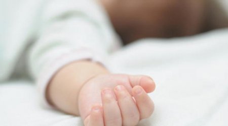 ŞƏMKİRDƏ 2 yaşlı körpə həyatını itirdi