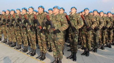 Müddətdən artıq həqiqi hərbi xidmətə qəbul olmaq istəyənlərin NƏZƏRİNƏ - FOTO