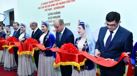 ADNSU-da Vyetnamın ilk Prezidenti Ho Şi Minin 135 illiyinə həsr edilmiş Memorial otağın AÇILIŞI OLDU - FOTO