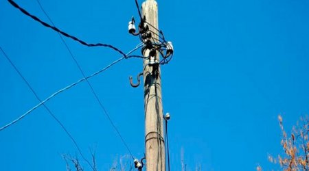 Beyləqanda FACİƏ – 66 yaşlı şəxs elektrik dirəyindən yıxılaraq həyatını itirib