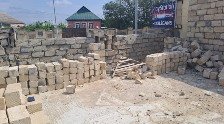 Kürdəmirdə qanunsuz tikinti söküldü – FOTO