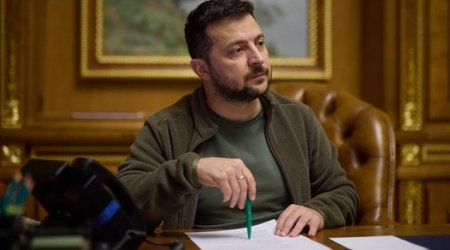 Zelenski ABŞ ilə sazişin ratifikasiyası haqqında qanunu İMZALADI