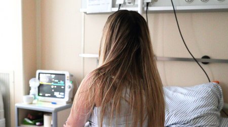 Arvadını döyüb xəstəxanalıq etdi, orada da dinc durmadı