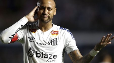 “Santos” büdcəsinin 25 faizini Neymarın maaşına ÖDƏYİR
