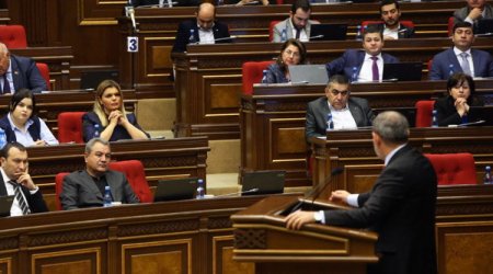 Rusiya Paşinyanı sıradan çıxarmaq üçün “baş sındırır”
