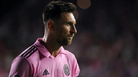 Messi futbol tarixinin ən yaxşı oyunçusu seçildi - FOTO