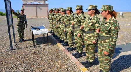 Azərbaycan Ordusunda neçə qadın hərbçi xidmət edir?
