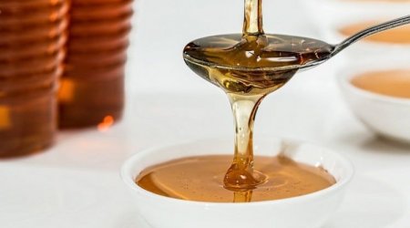 Yatmazdan əvvəl bir qaşıq bal yeməyin FAYDALARI