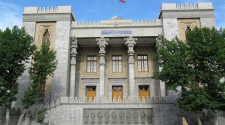 İran XİN-dən dissident rejissora görə Fransanın səfirliyinə ETİRAZ