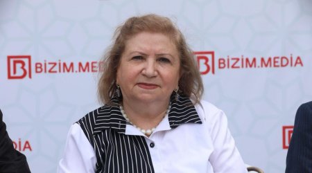 Almaz Alıqızının vətənpərvərlik mövzusunda əsərləri oxucular tərəfindən maraqla qarşılandı – FOTO