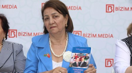 Elmira Aslanxanlı Turanın imza günü keçirildi - FOTO