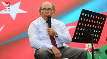 “Nizami Gəncəvini tərcümə etmək həm şərəfli, həm də çətin işdir” – Nimet Yıldırım