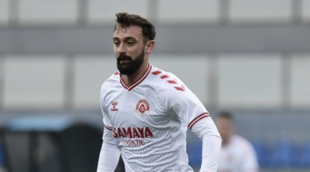 “Araz Naxçıvan” daha bir futbolçu ilə bağlı QƏRAR VERDİ