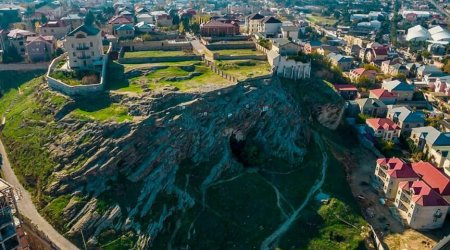 Bakıda dağ satışa çıxarıldı - İdmançılar həyəcan təbili çalır