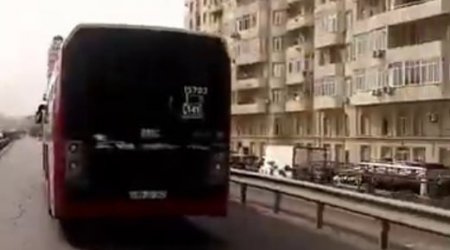 “Bakubus” avtobusundakı nasazlıq böyük tıxaca səbəb oldu – VİDEO