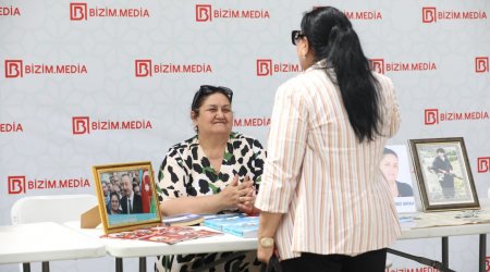 Zərəngiz Dəmirçi Qayalının imza günü – FOTO