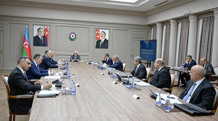 Baş nazir iclas keçirdi, tapşırıqlar verdi - FOTO