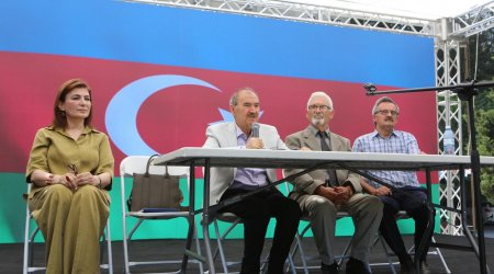 Kitab Festivalında "Milli Hökumət - 80" mövzusunda panel müzakirəsi keçirildi – FOTO