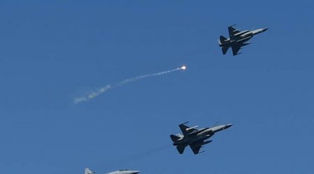 Hindistan qırıcı təyyarələrinin itirildiyini etiraf etdi
