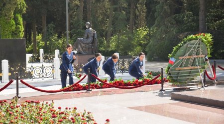 AZAL kollektivi Fəxri xiyabanı ziyarət etdi – FOTO