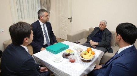 Həmkarlar ittifaqının nümayəndələri Xalq artisti Arif Babayevi ziyarət ediblər – FOTO