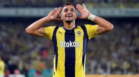 "Fənərbağça" daha bir futbolçu ilə yolları AYIRDI