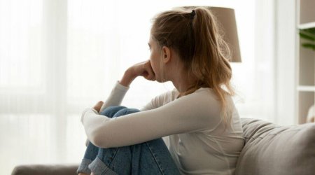 Bıçaqladığı sevgilisini evdə müalicə etmək istədi – Bakıda OLAY